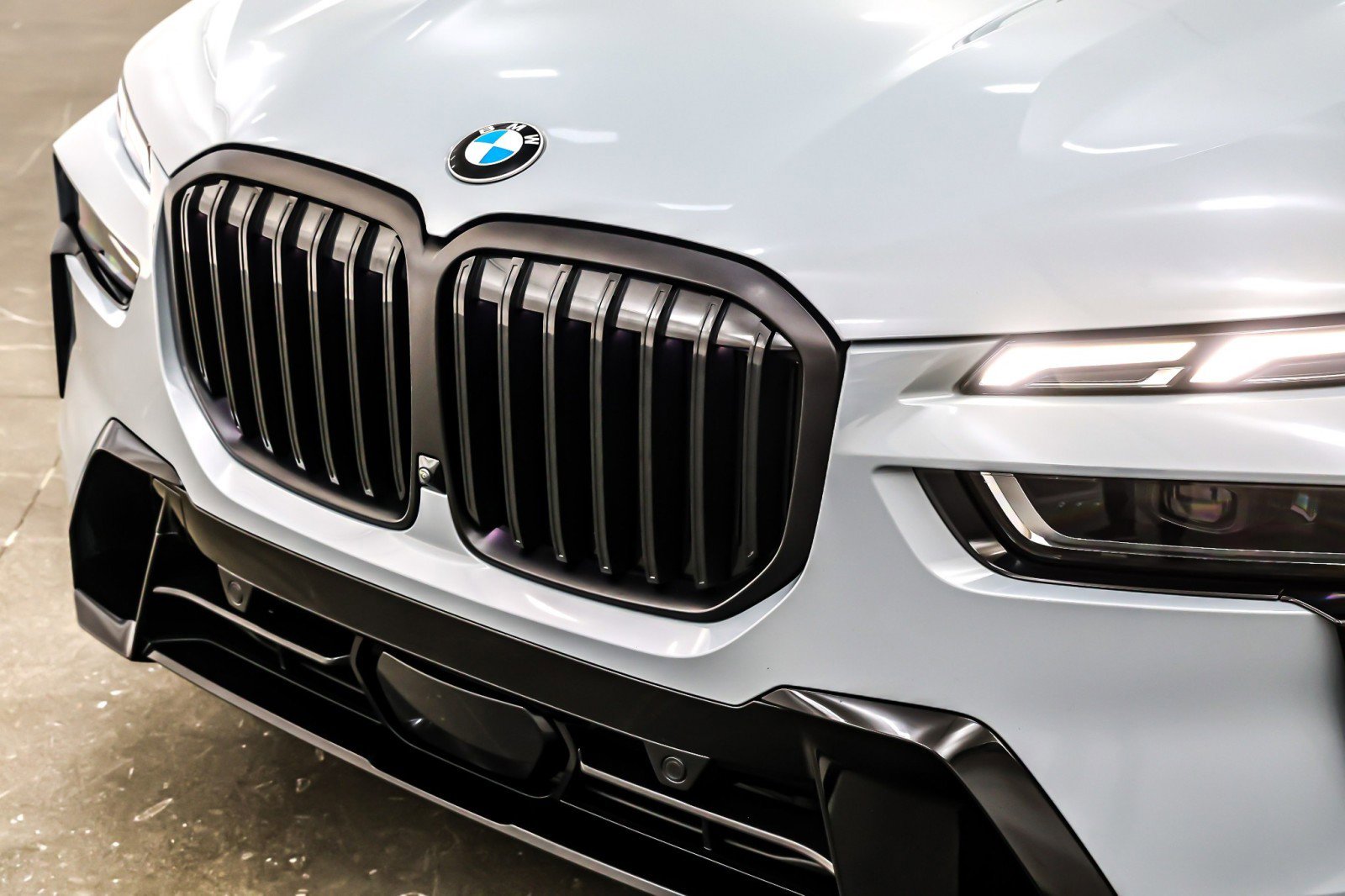 Used 2024 BMW X7 xDrive40i w/ M Sport Package image 14