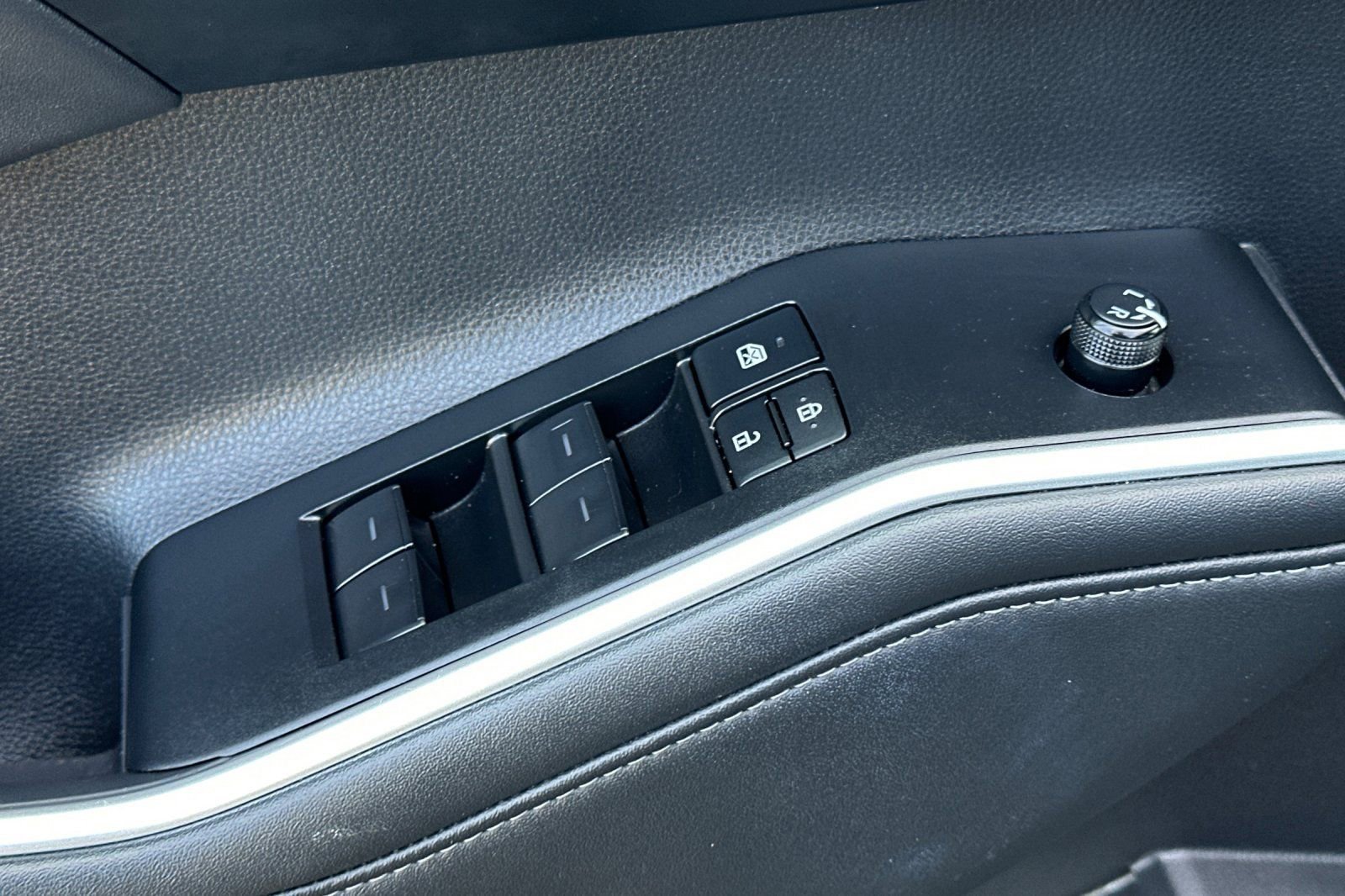 Used 2025 Toyota Highlander XSE image 12