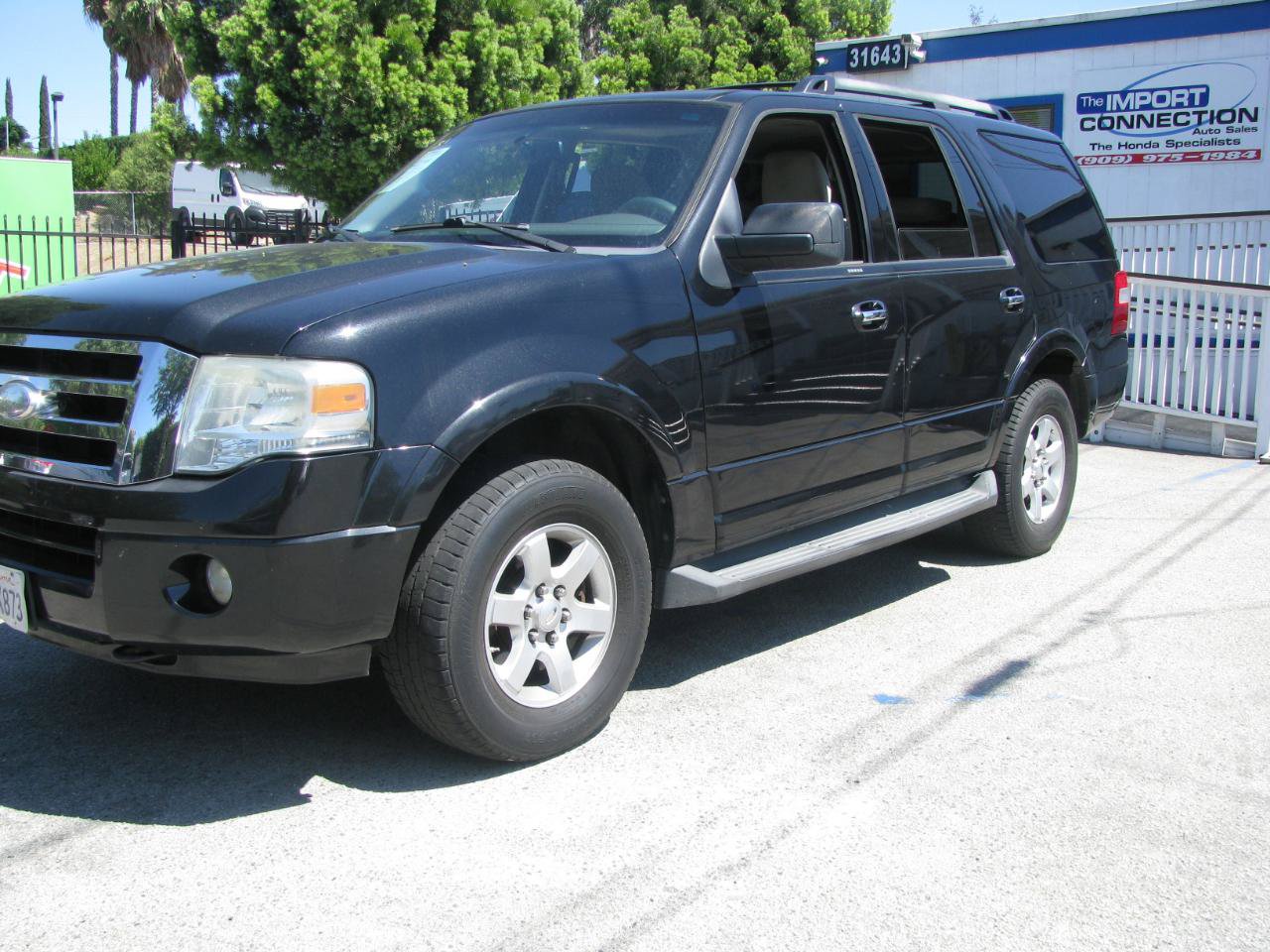 Used 2010 Ford Expedition XLT AWD/4WD image 2