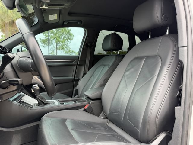 Used 2020 Audi Q3 2.0T Premium w/ Convenience Package AWD/4WD image 12
