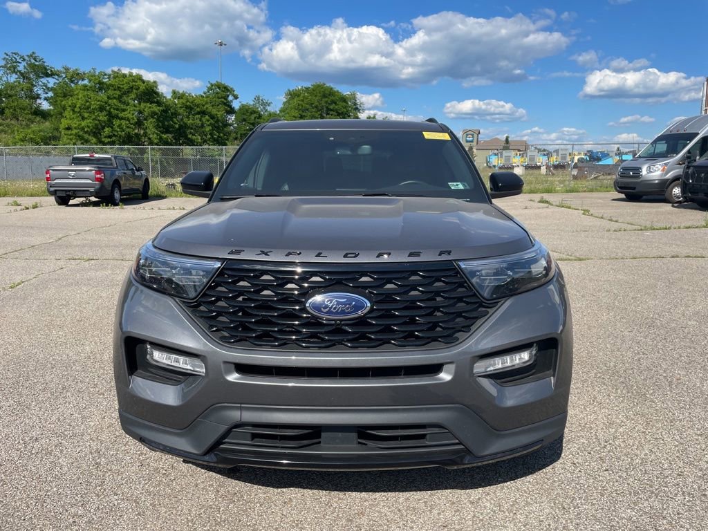 Certified 2023 Ford Explorer ST-Line w/ Class IV Trailer Tow Package AWD/4WD image 2