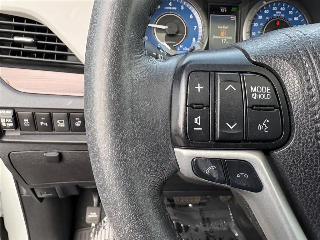 Used 2020 Toyota Sienna Limited Premium w/ Carpet Mat Package AWD/4WD image 13