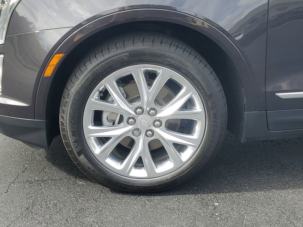 Used 2017 Cadillac XT5 Luxury w/ Driver Awareness Package image 11