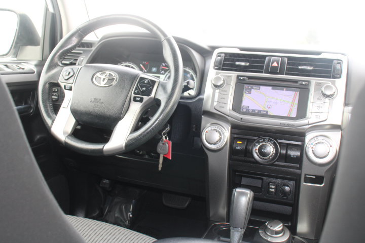 Used 2016 Toyota 4Runner SR5 AWD/4WD image 24