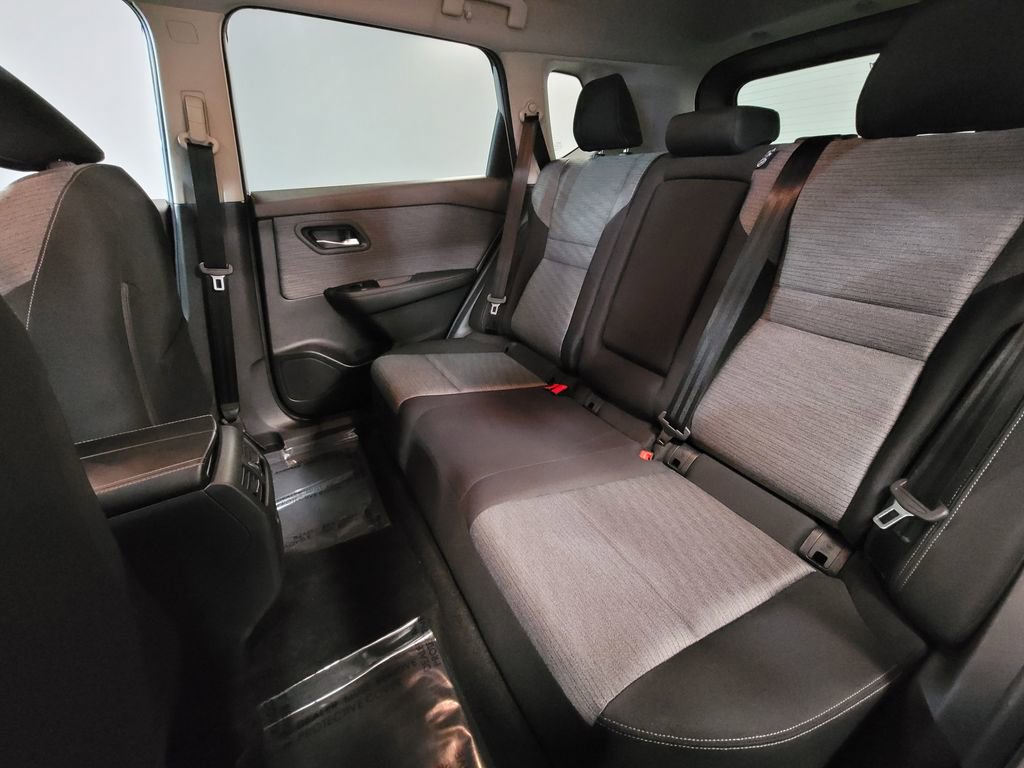 Certified 2023 Nissan Rogue SV image 7