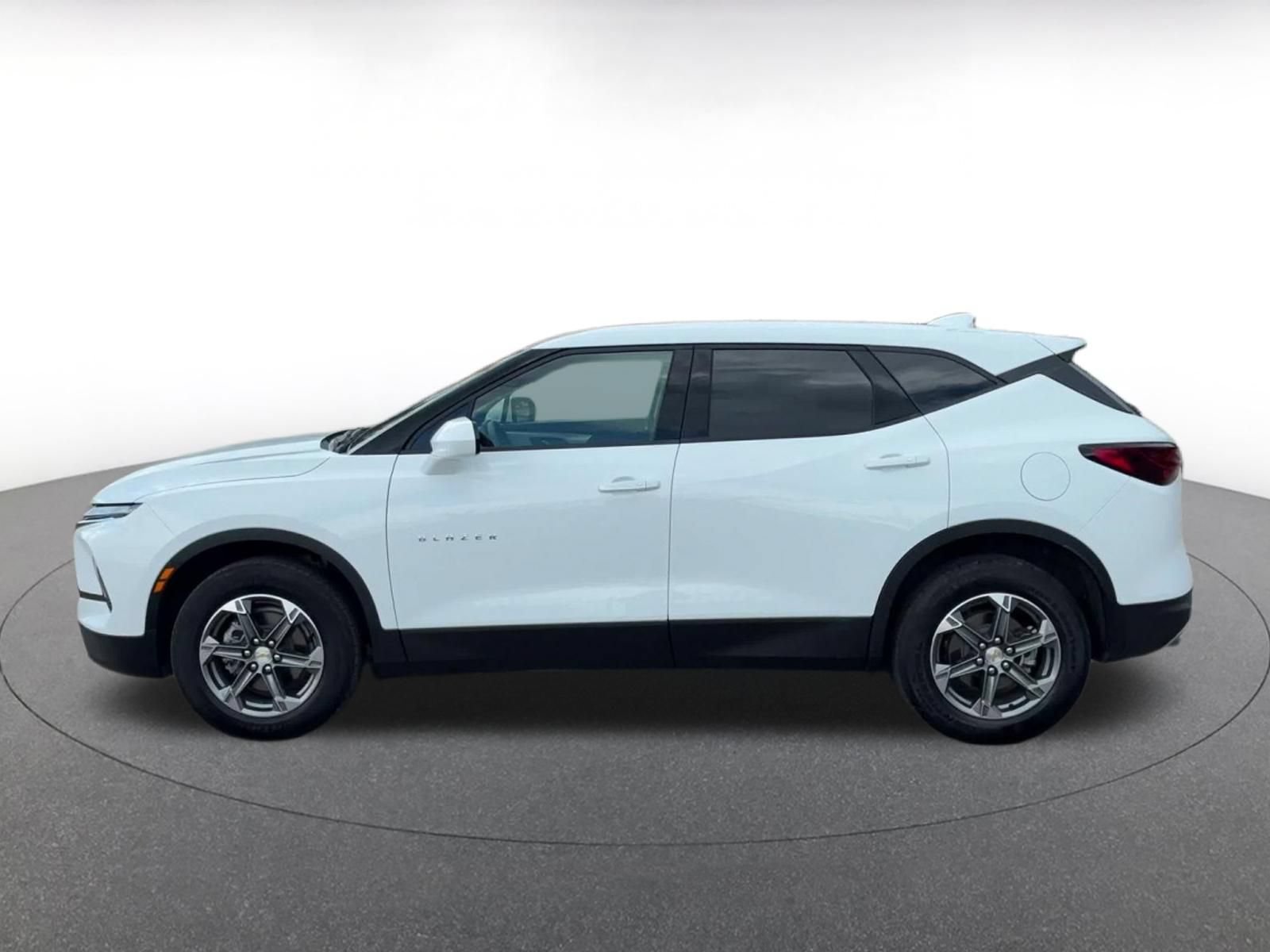 Used 2026 Chevrolet Blazer LT AWD/4WD image 8