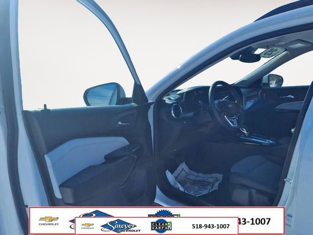 Used 2025 Chevrolet Trax LT w/ Driver Confidence Package FWD image 11