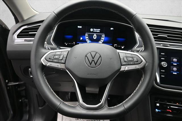 Used 2022 Volkswagen Tiguan SE FWD image 14