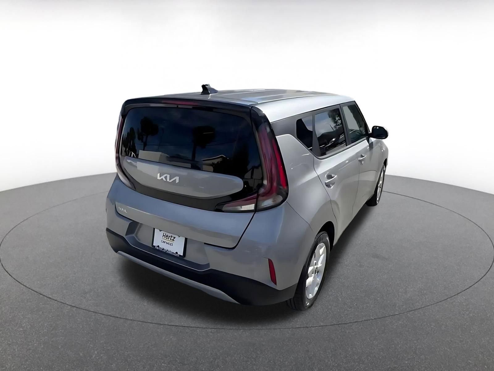 Used 2025 Kia Soul LX w/ LX Technology Package FWD image 15