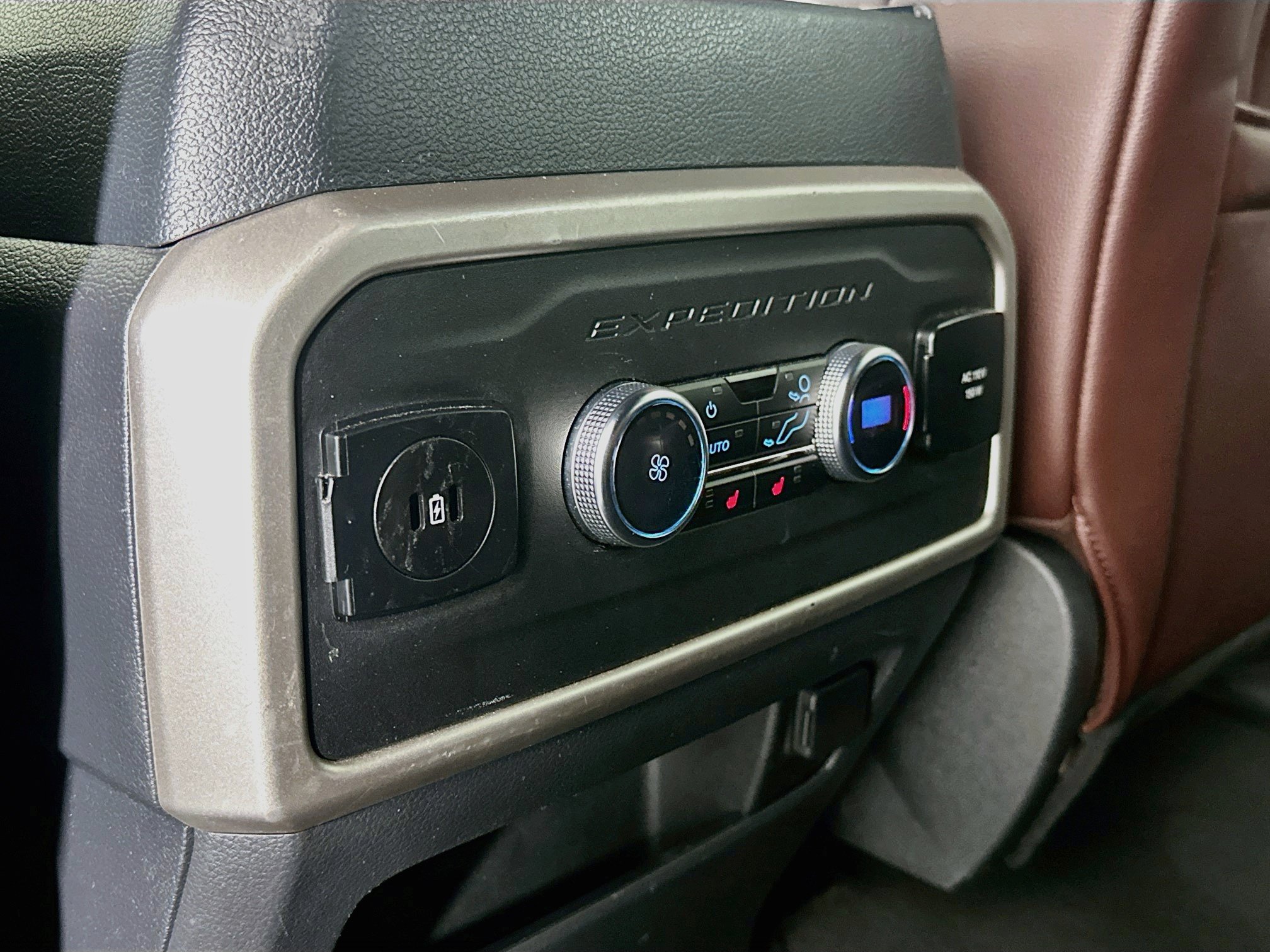 Used 2024 Ford Expedition Limited RWD image 26