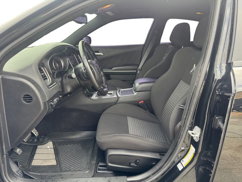 Used 2022 Dodge Charger Scat Pack w/ Driver Convenience Group RWD image 10