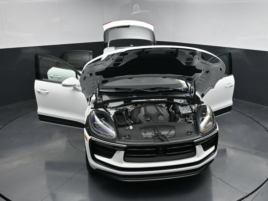 New 2026 Porsche Macan AWD/4WD image 31