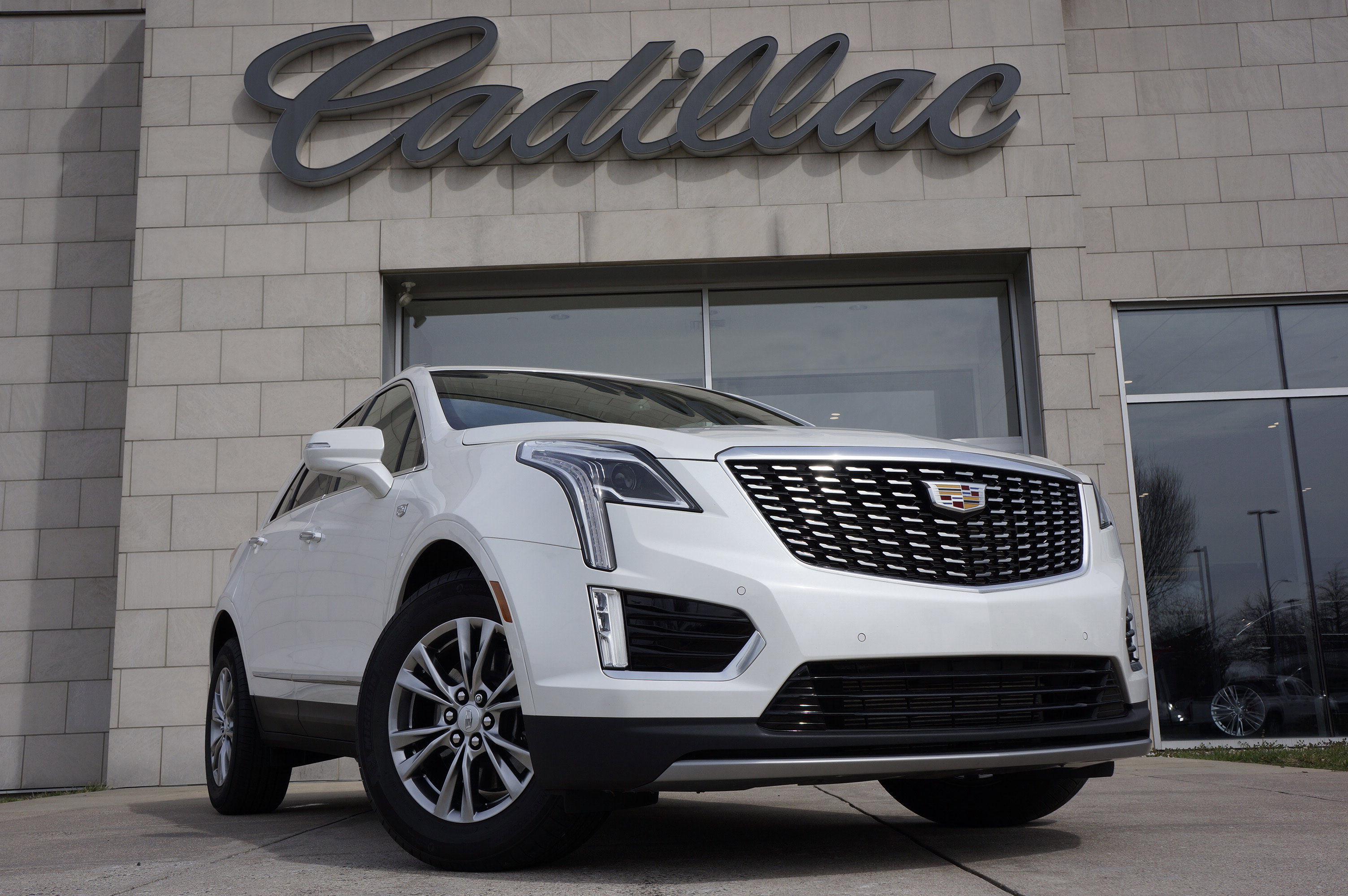 Used 2024 Cadillac XT5 Luxury image 1