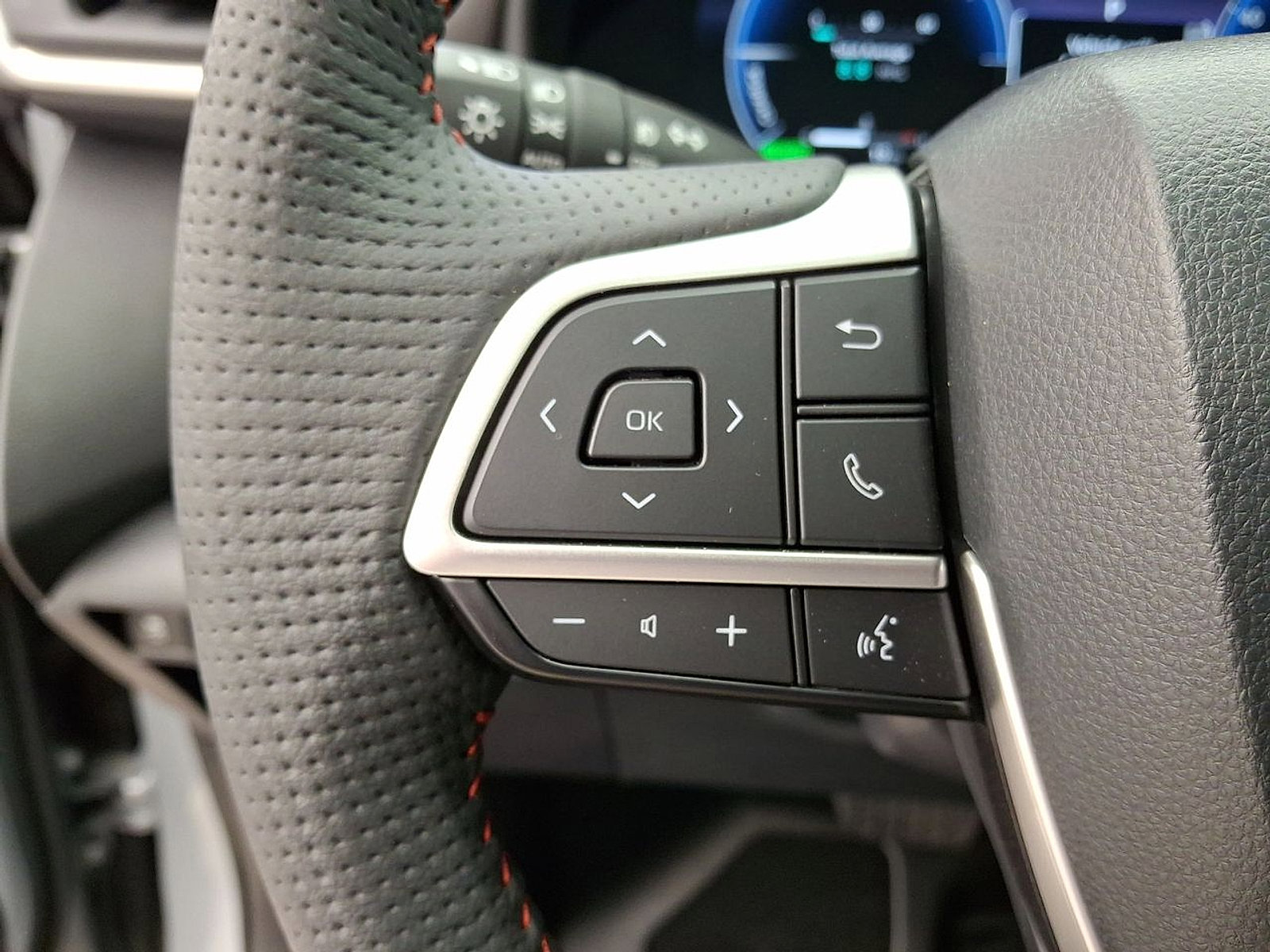 Used 2025 Toyota Sienna XSE w/ XSE Plus Package FWD image 17