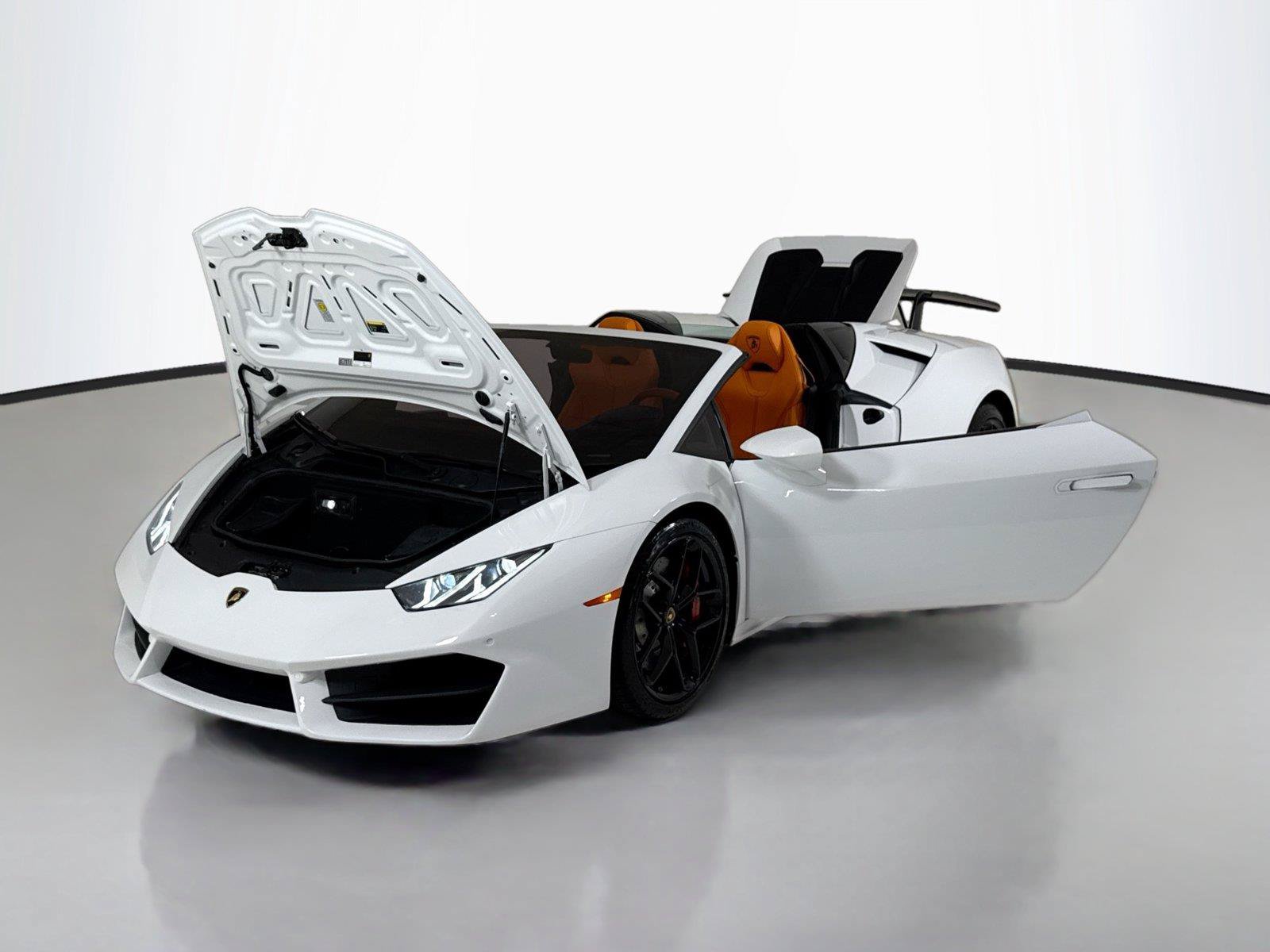 Used 2019 Lamborghini Huracan LP 580-2 RWD image 40