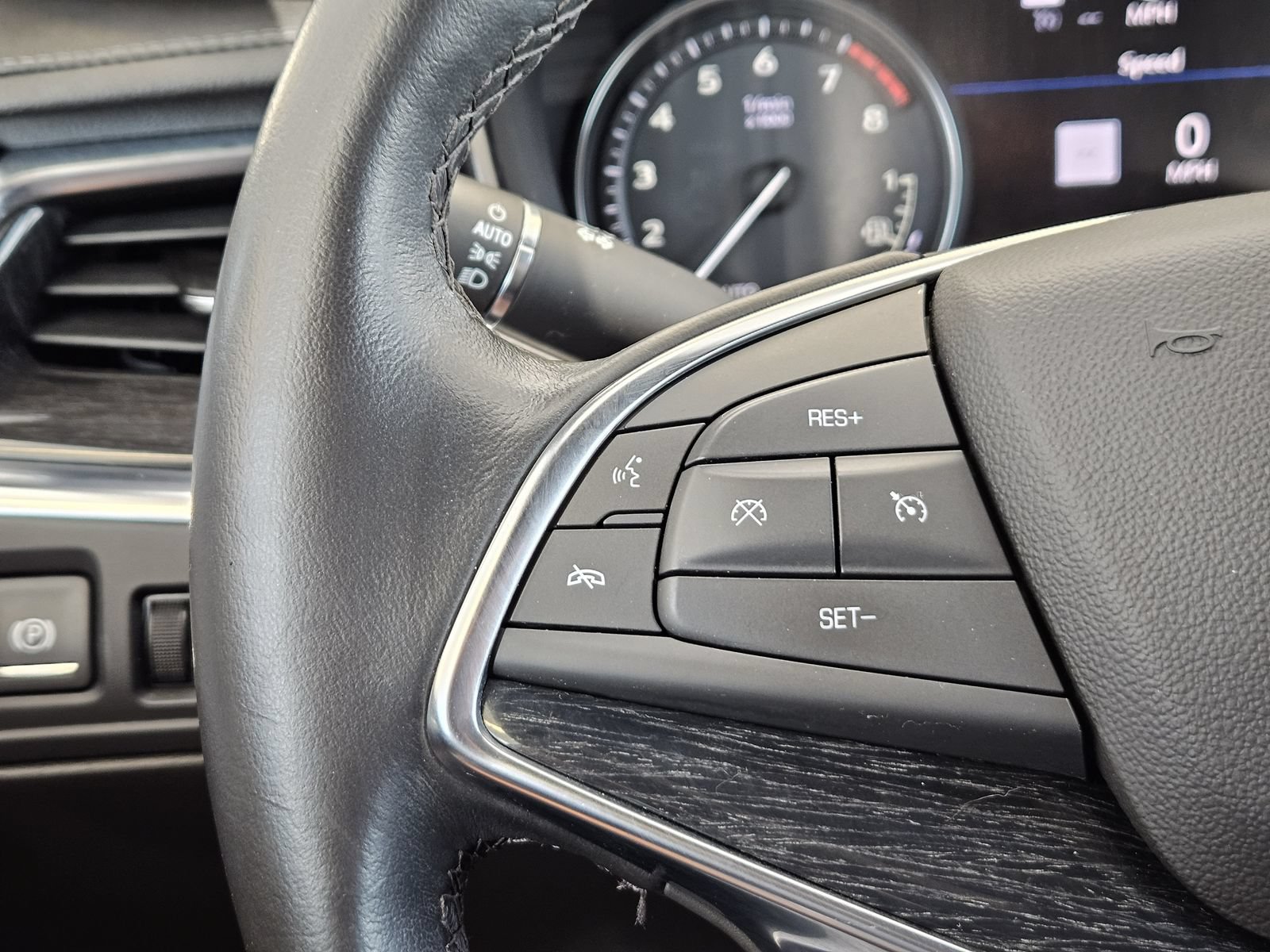 Certified 2022 Cadillac XT5 Premium Luxury w/ Technology Package FWD image 25