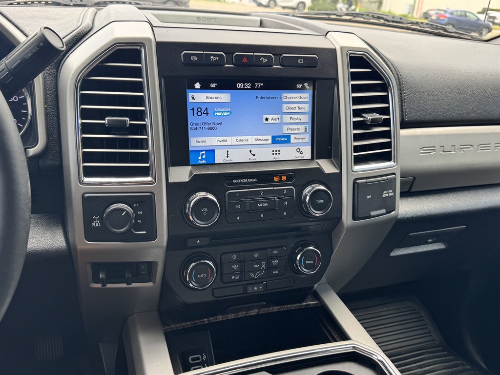 Used 2017 Ford F350 Lariat AWD/4WD image 9