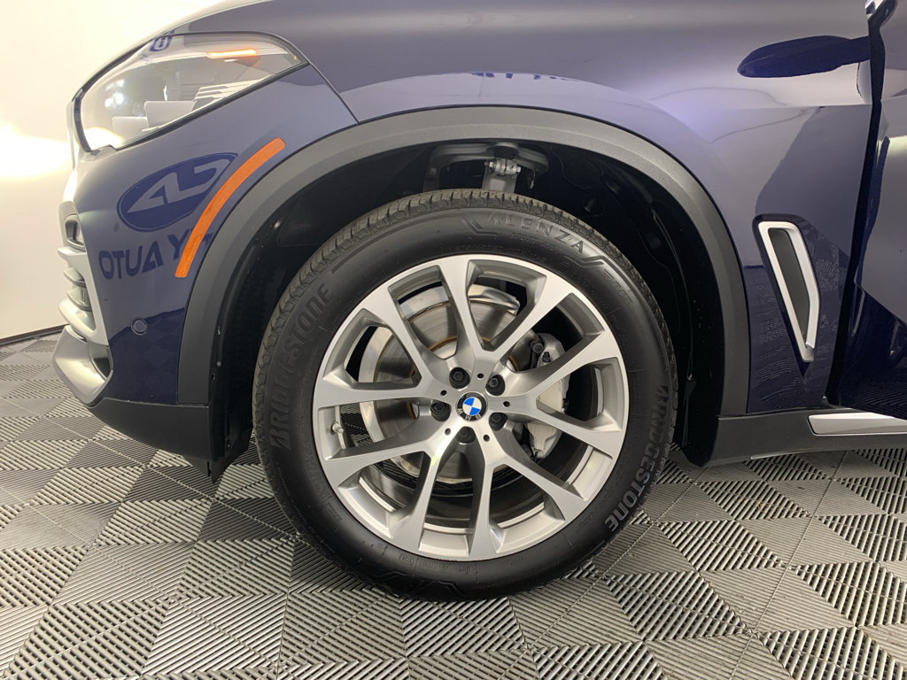 Used 2020 BMW X5 xDrive40i w/ Premium Package AWD/4WD image 12