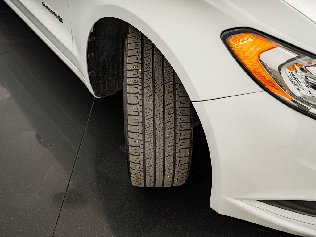 Used 2018 Ford Fusion SE image 39