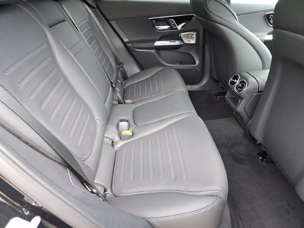 New 2027 Mercedes-Benz GLC 300 4MATIC image 21