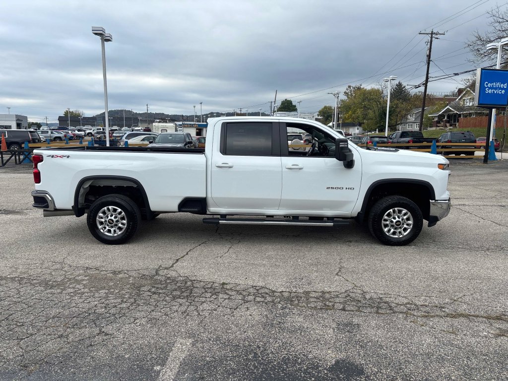 Used 2025 Chevrolet Silverado 2500 LT w/ Convenience Package AWD/4WD image 6