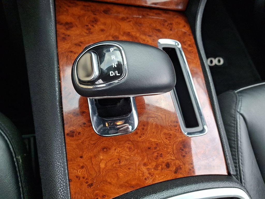 Used 2013 Chrysler 300 w/ Driver Convenience Group RWD image 16