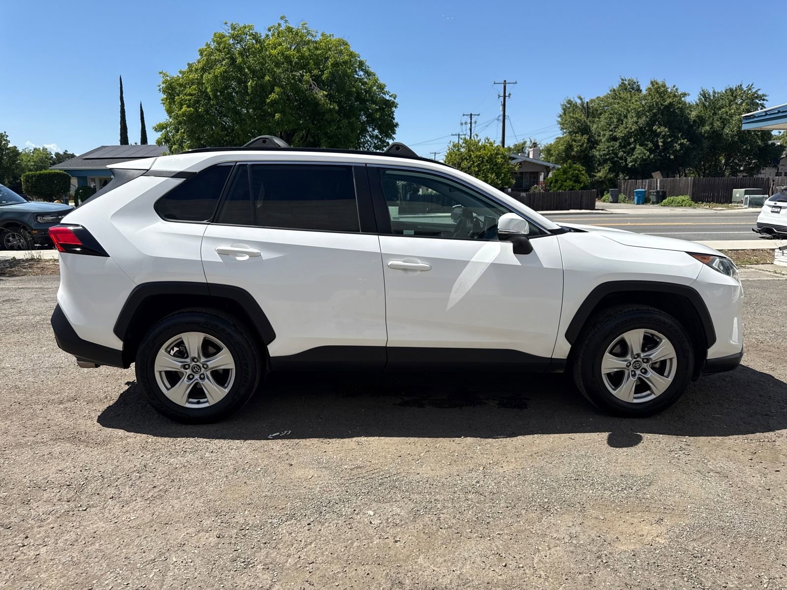 Used 2020 Toyota RAV4 XLE w/ All Weather Liner Package AWD/4WD image 8