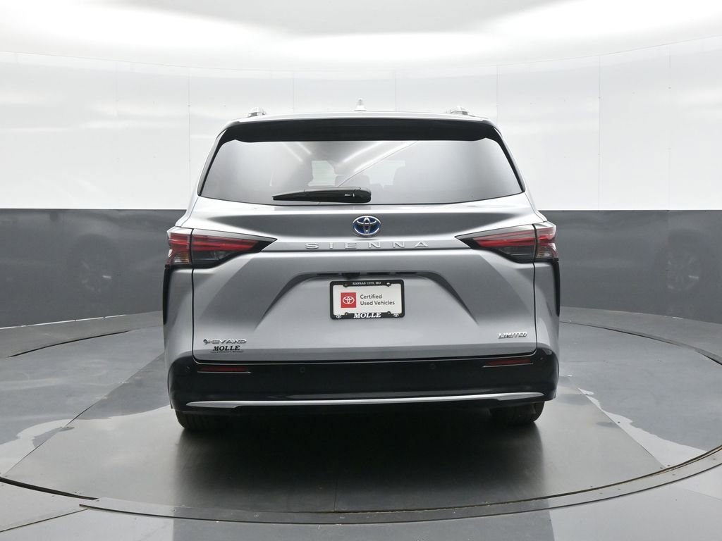 Used 2025 Toyota Sienna Limited AWD/4WD image 8