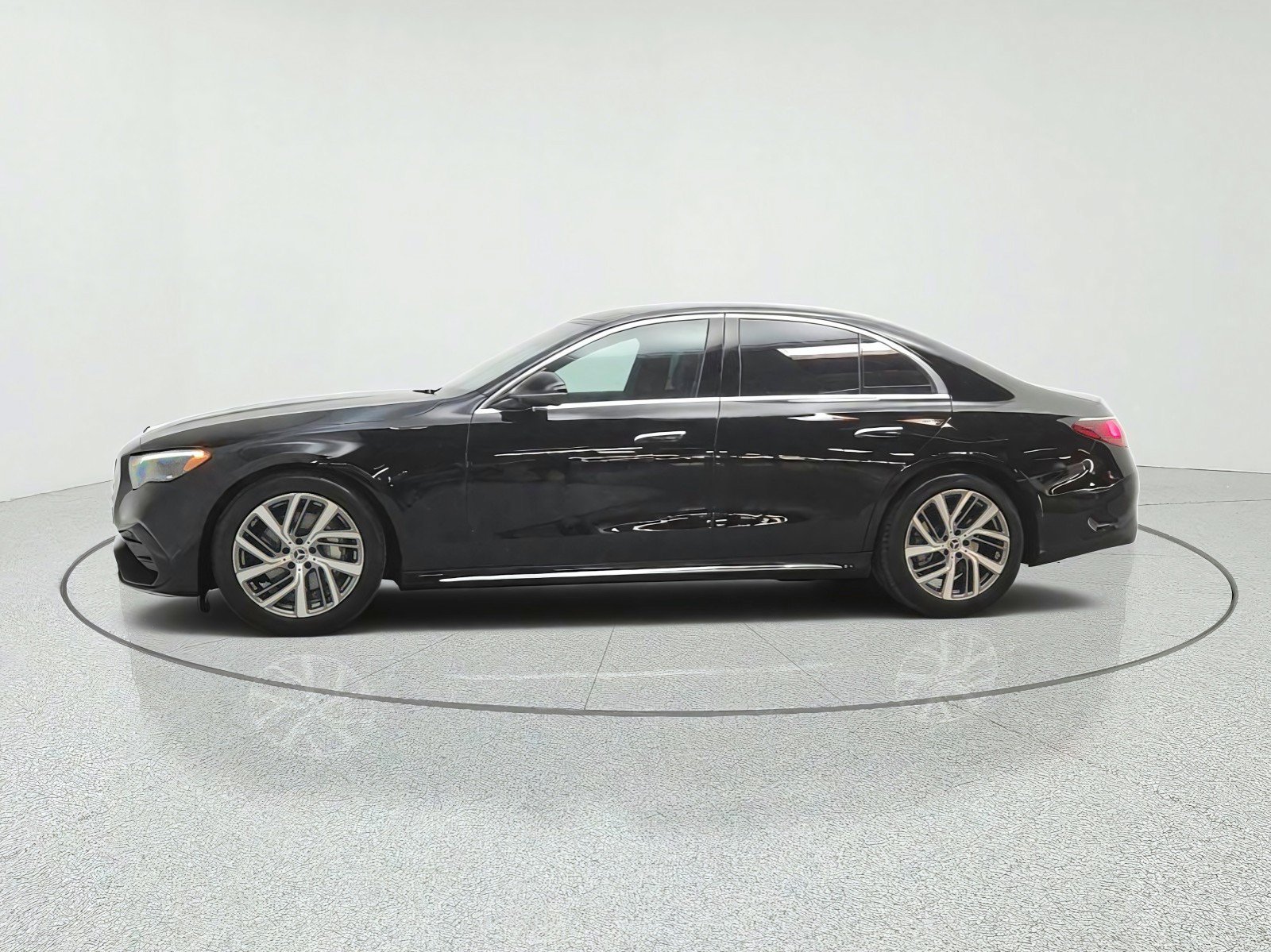 Used 2025 Mercedes-Benz E 350 Sedan image 8