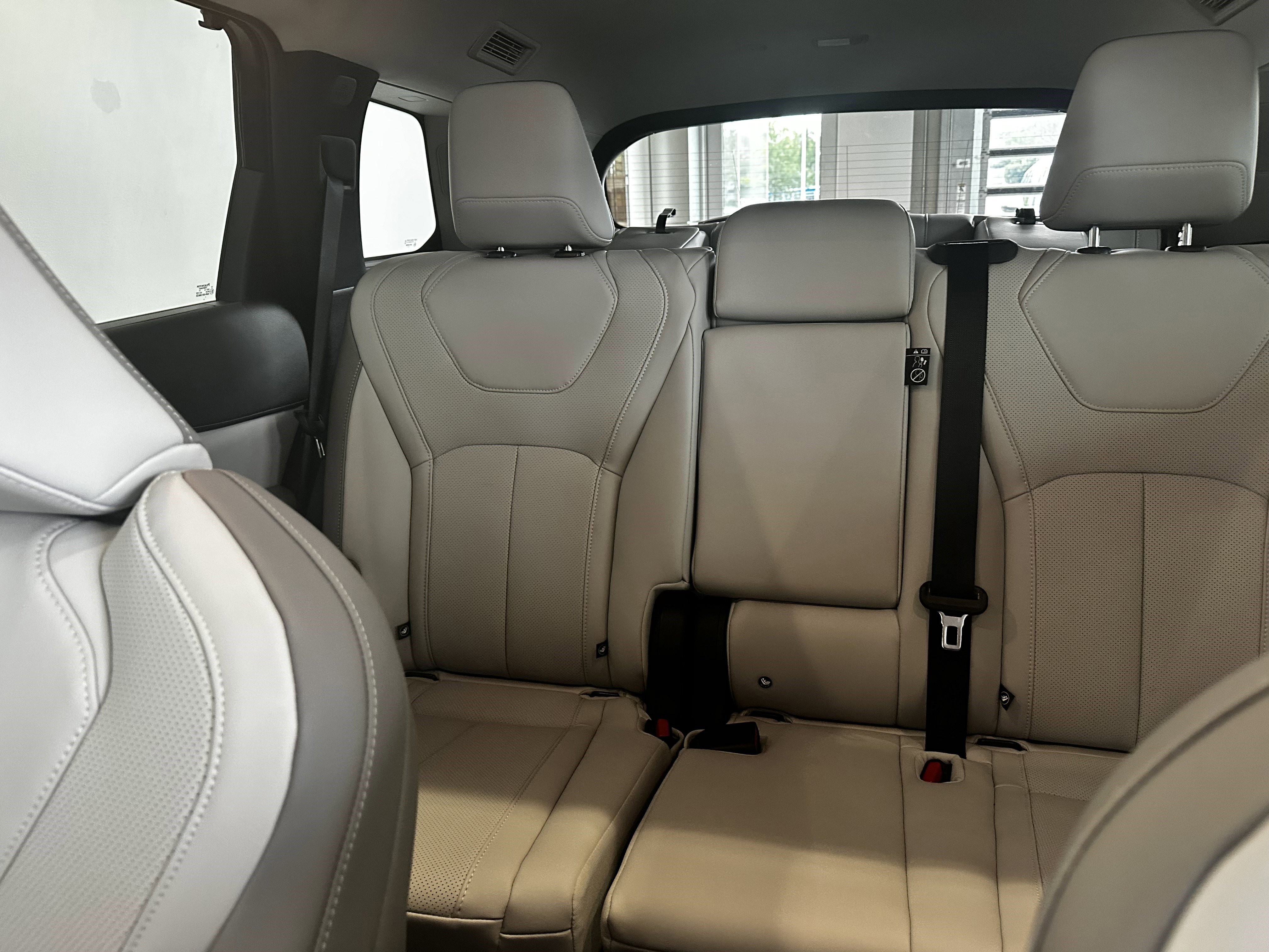 New 2026 INFINITI QX60 Luxe w/ Cargo Package image 9