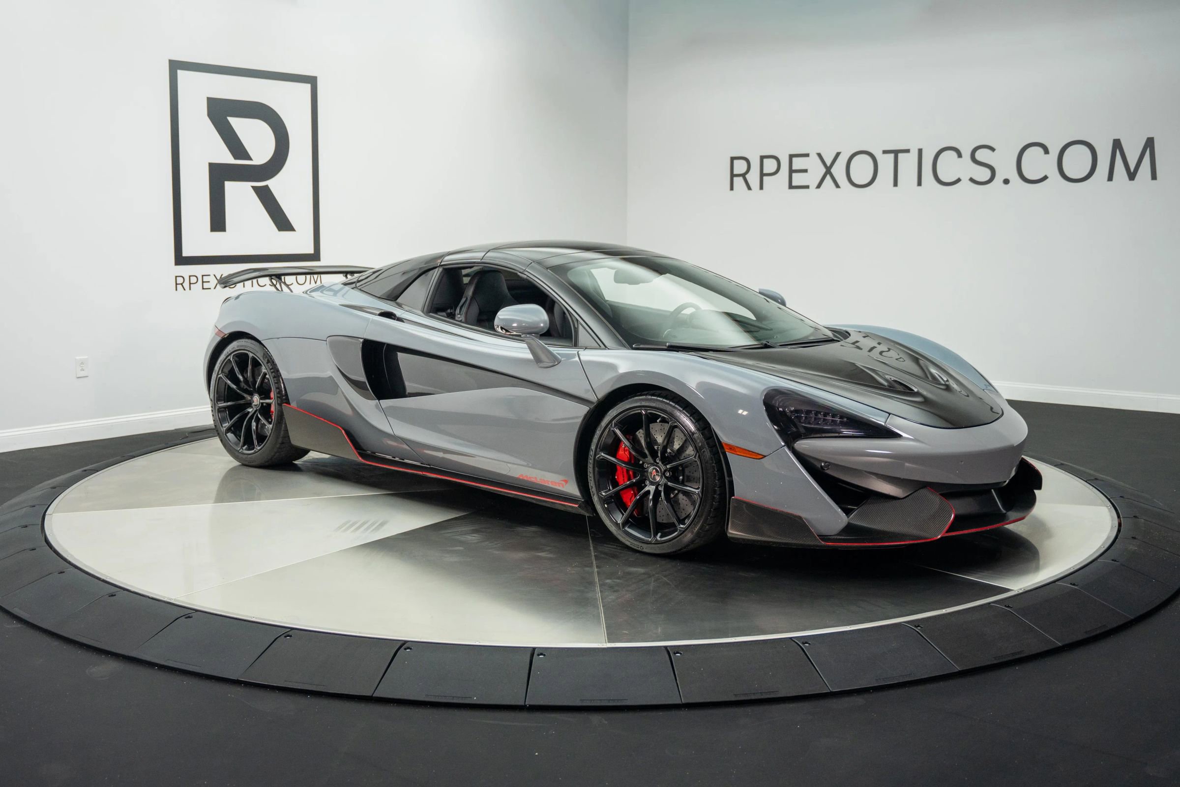 Used 2018 McLaren 570S Spider image 12