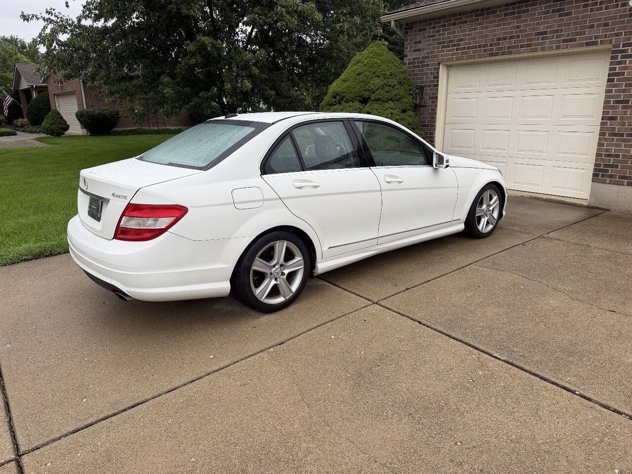 Used 2011 Mercedes-Benz C 300 4MATIC Sedan w/ Premium 1 Pkg image 5