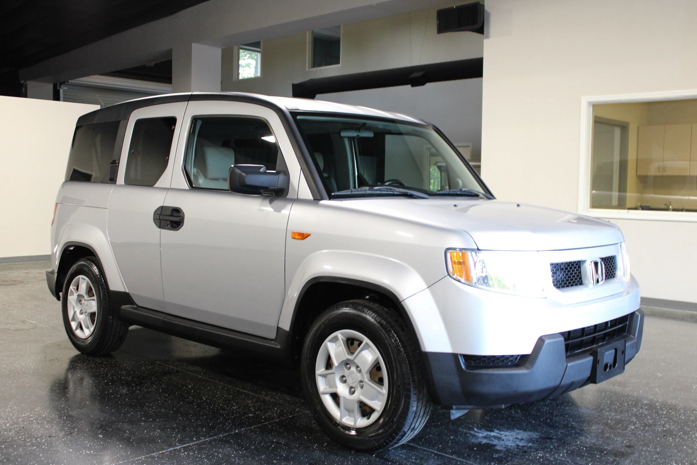 Used 2011 Honda Element LX image 1