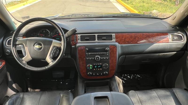 Used 2013 Chevrolet Avalanche LT RWD image 43