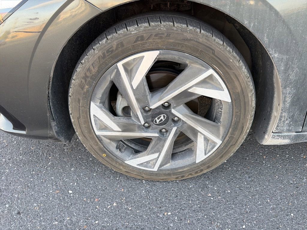 Used 2024 Hyundai Elantra SEL w/ Convenience Package image 13