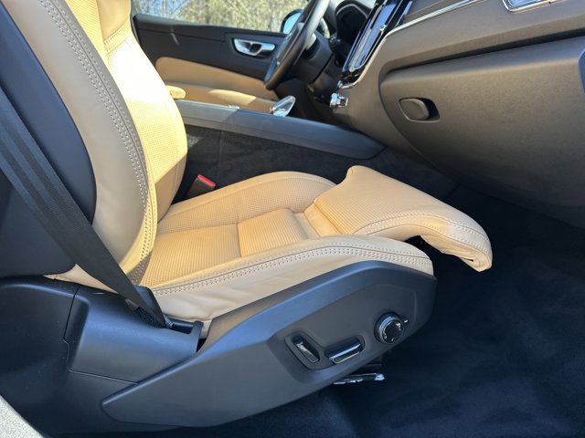 Used 2025 Volvo XC60 B5 Ultra w/ Protection Package Premier image 16