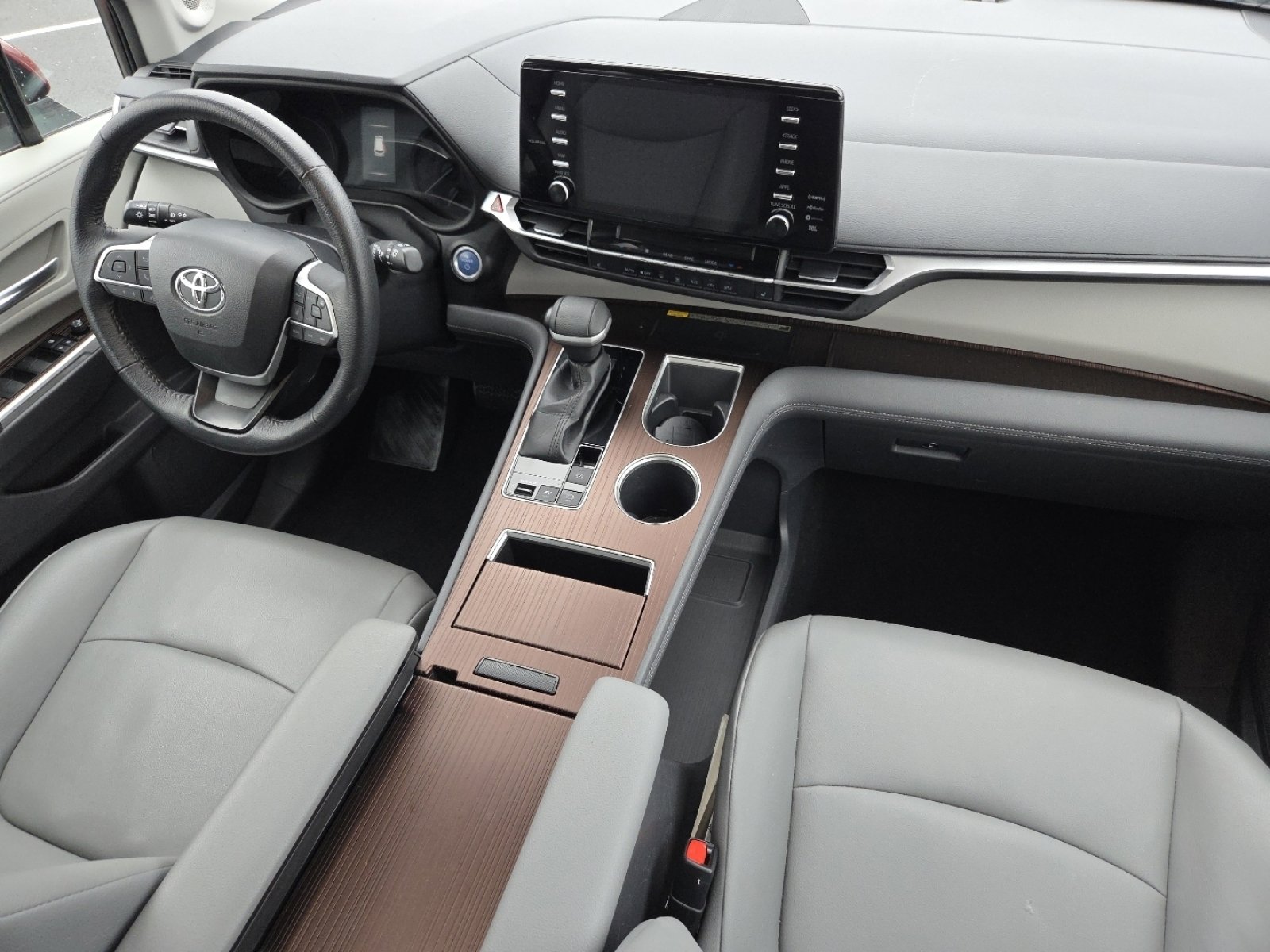 Used 2021 Toyota Sienna XLE w/ XLE Plus Package image 24