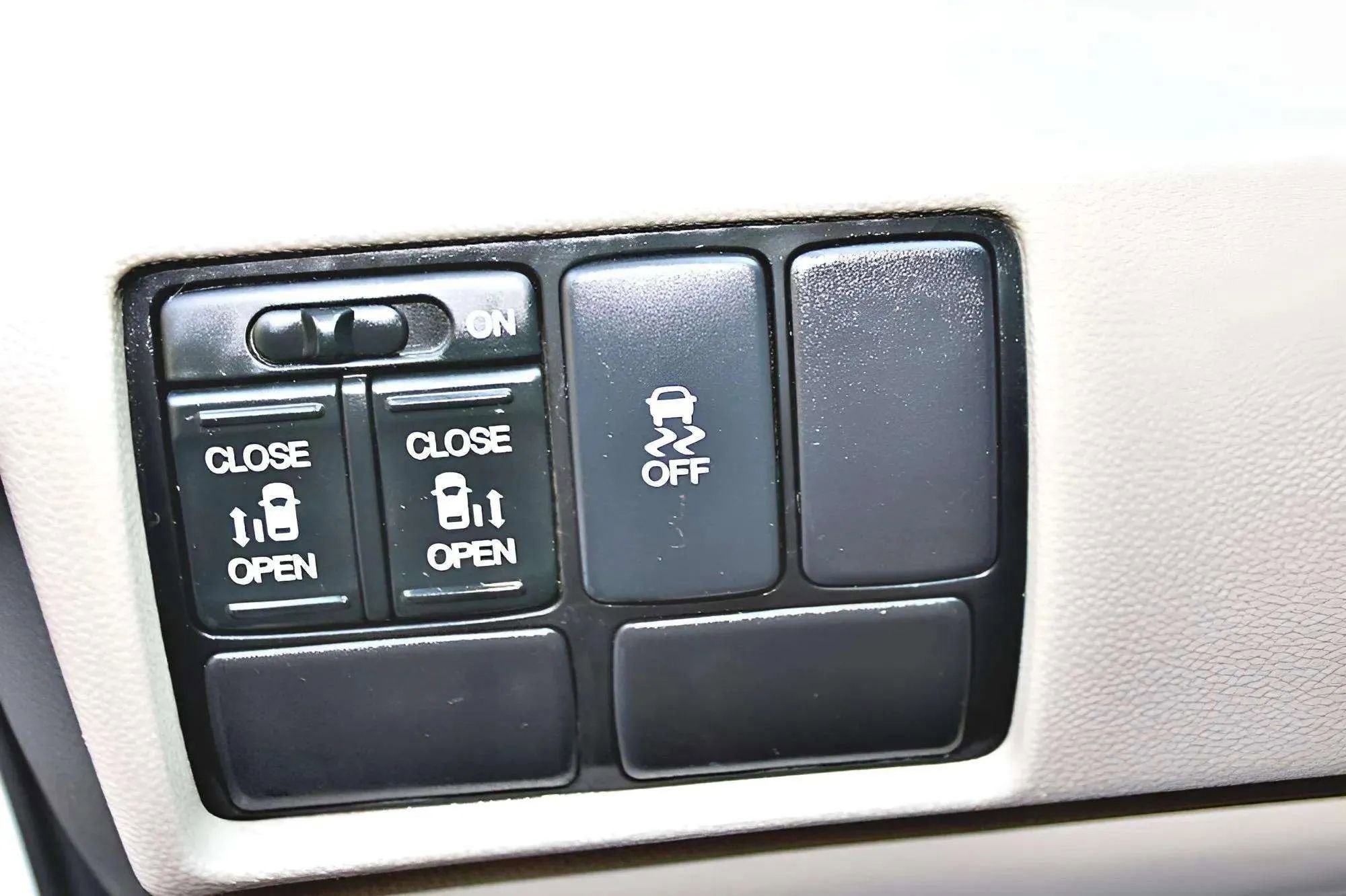 Used 2016 Honda Odyssey SE image 12