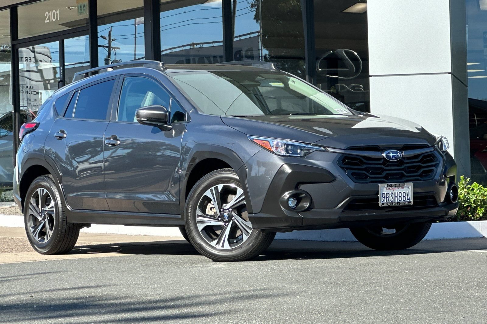 Used 2024 Subaru Crosstrek 2.0i Premium AWD/4WD image 2