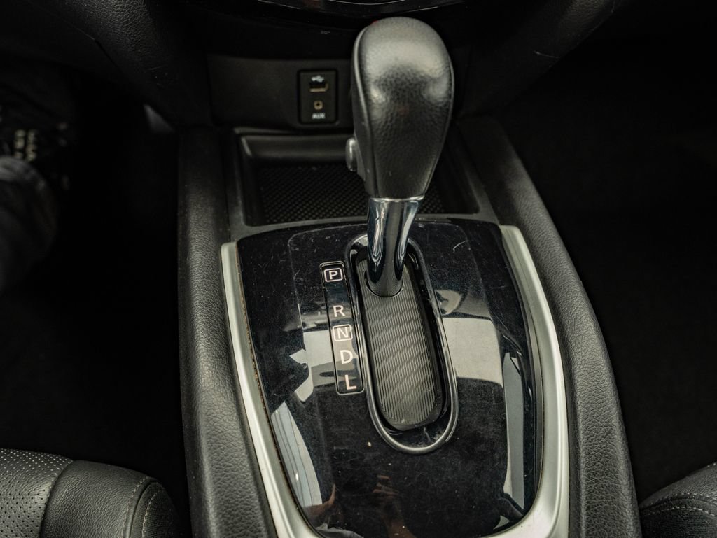Used 2015 Nissan Rogue SL AWD/4WD image 37