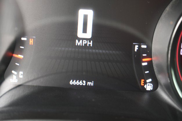 Used 2016 Dodge Challenger R/T w/ Driver Convenience Group image 32