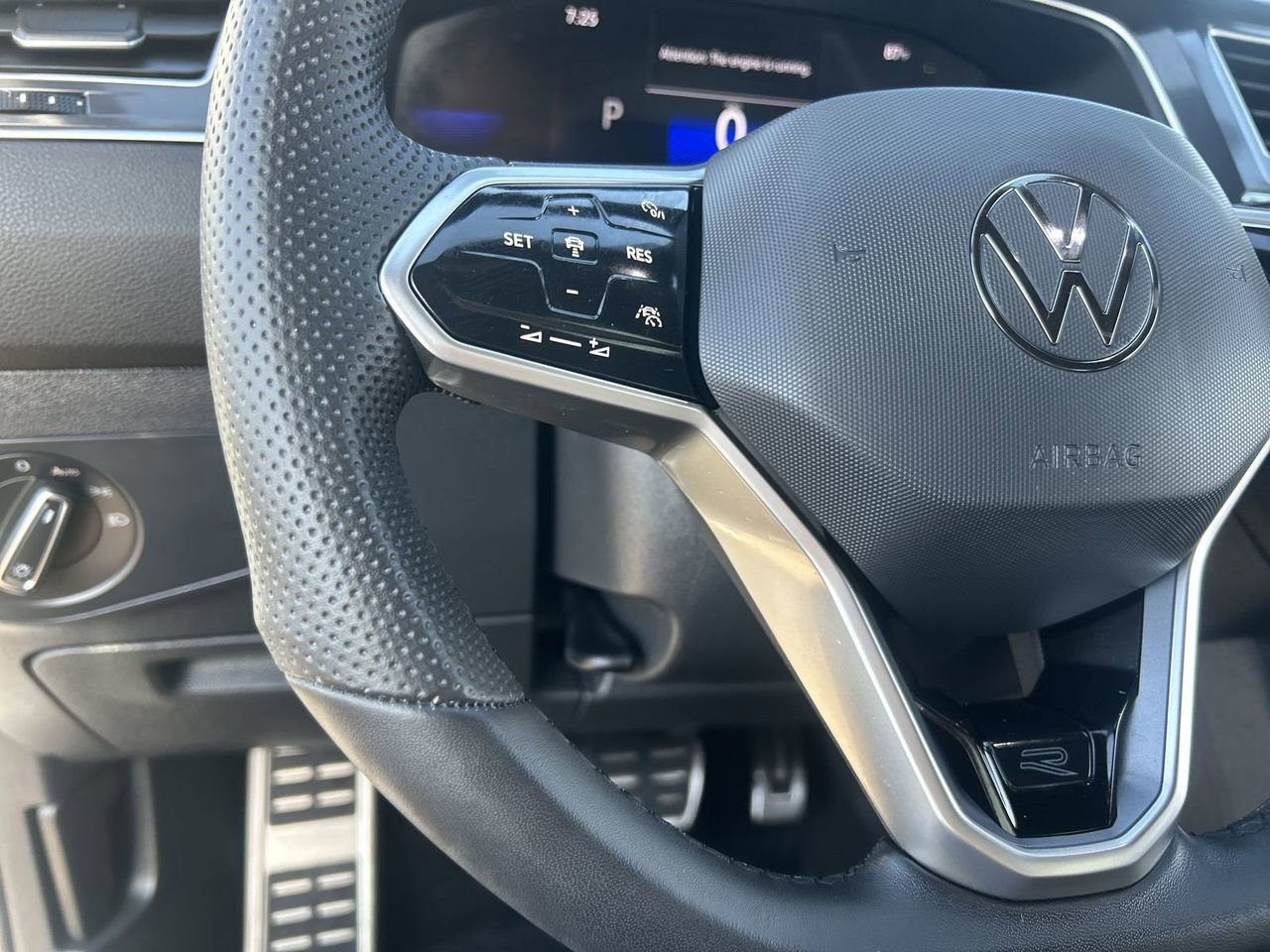 Certified 2024 Volkswagen Tiguan SE R-Line FWD image 21
