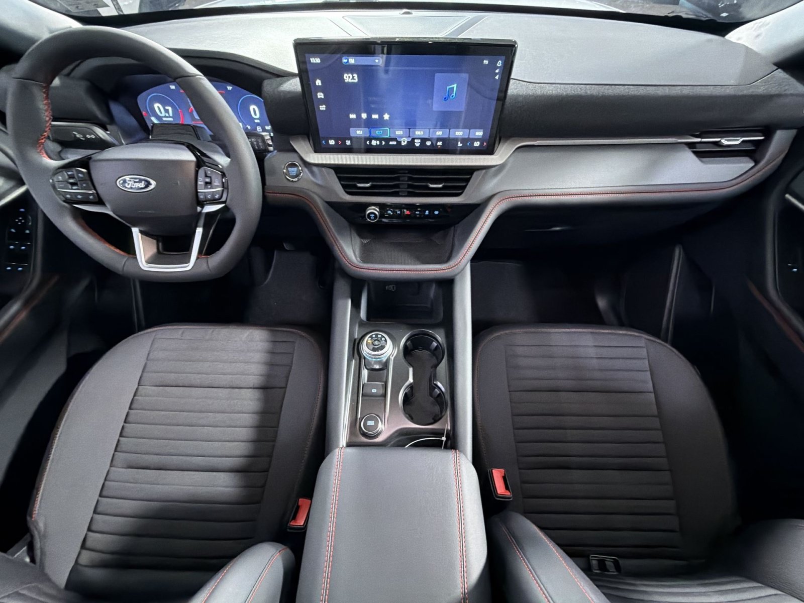 New 2026 Ford Explorer ST-Line w/ ST-Line Street Pack AWD/4WD image 40
