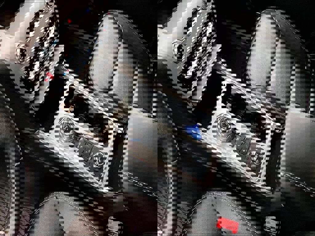 Used 2021 Ford Explorer XLT w/ Equipment Group 202A image 21