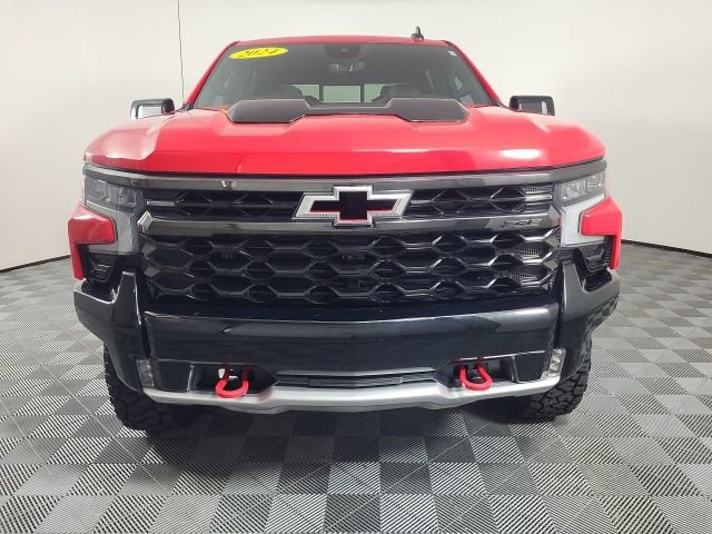Used 2024 Chevrolet Silverado 1500 ZR2 w/ Technology Package image 2