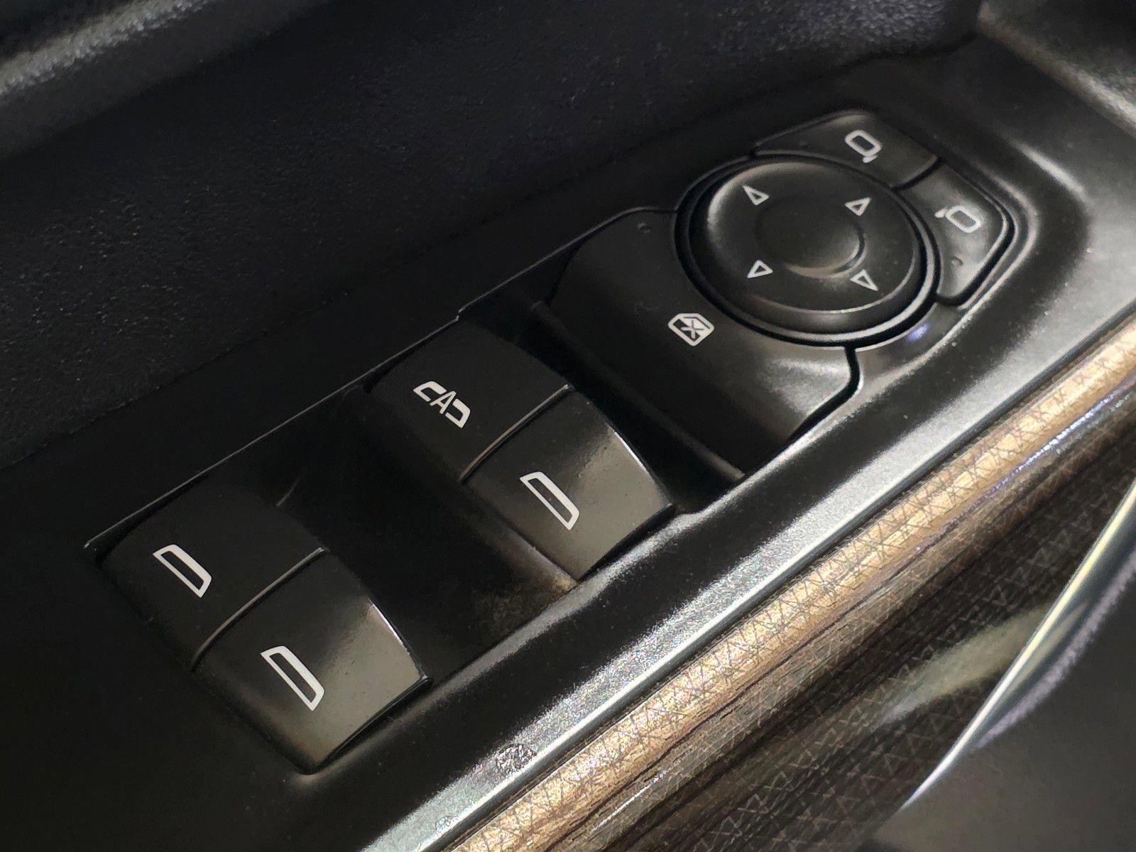 Used 2020 Chevrolet Silverado 1500 LT w/ All-Star Edition AWD/4WD image 23