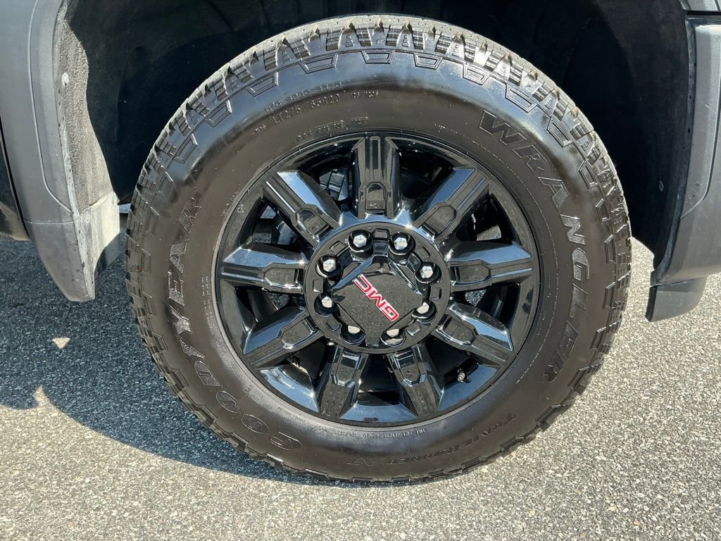 Used 2025 GMC Sierra 2500 AT4 w/ AT4 Premium Plus Package image 17