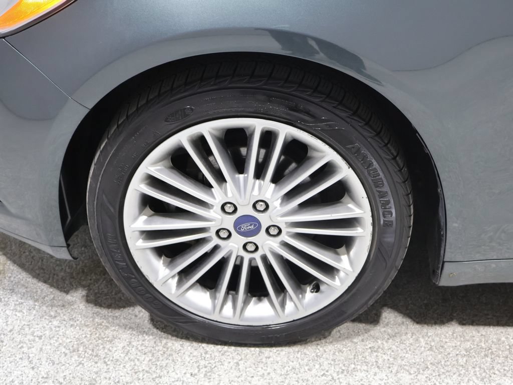 Used 2016 Ford Fusion SE w/ Equipment Group 202A FWD image 9