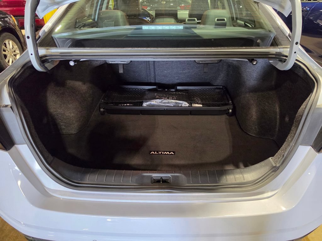 Used 2025 Nissan Altima 2.5 SR w/ SR Premium Package FWD image 8