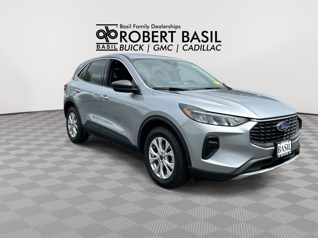 Used 2023 Ford Escape Active w/ Tech Pack #1 AWD/4WD image 2